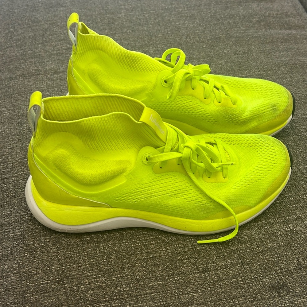 Lululemon chargefeel high top